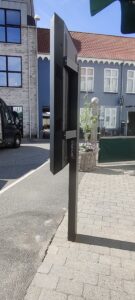 Infoskærm opsat udenfor
